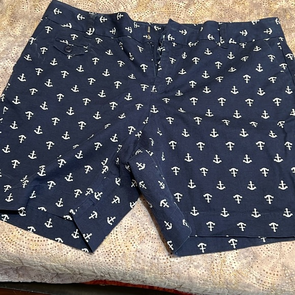 Size 12 base studio shorts - Picture 1 of 4